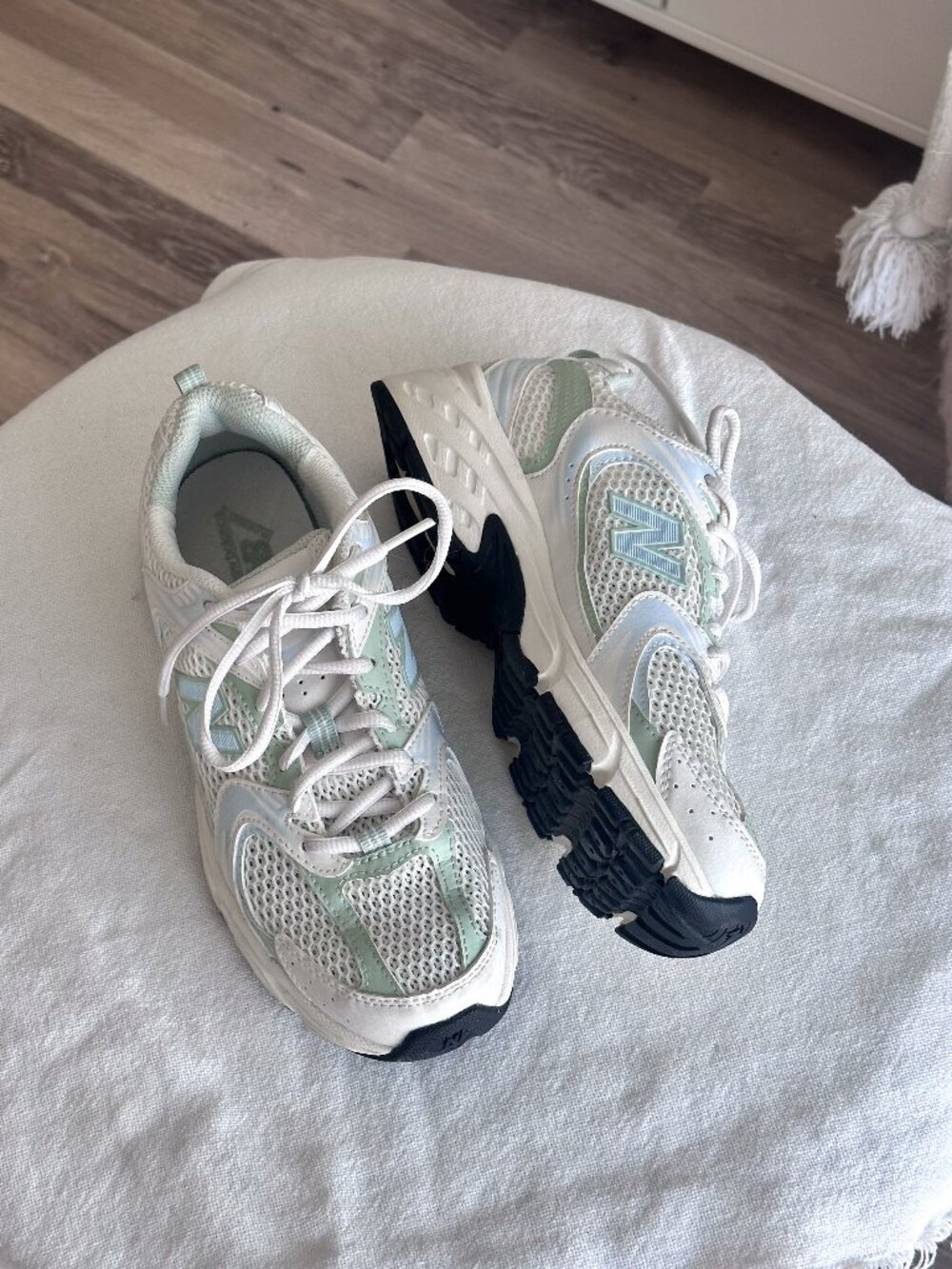 New Balance Women's 530 Mesh Sneakers in White/Green/Blue | Size: US 7 / EU 38